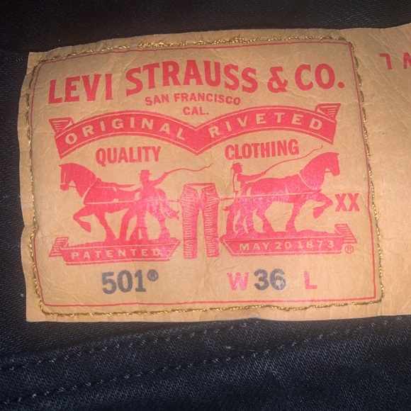 Levi’s Jean shorts - Picture 2 of 2